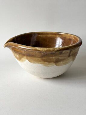 Vintage 1991 Studio Pottery Spouted Mixing Bowl Hand-thrown Signed 8"